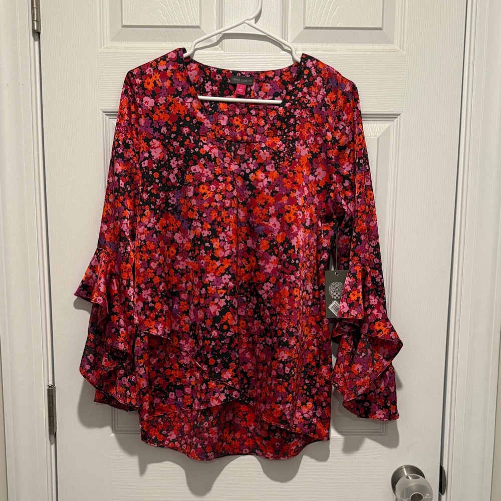 Vince Camuto Red/Pink Floral Top